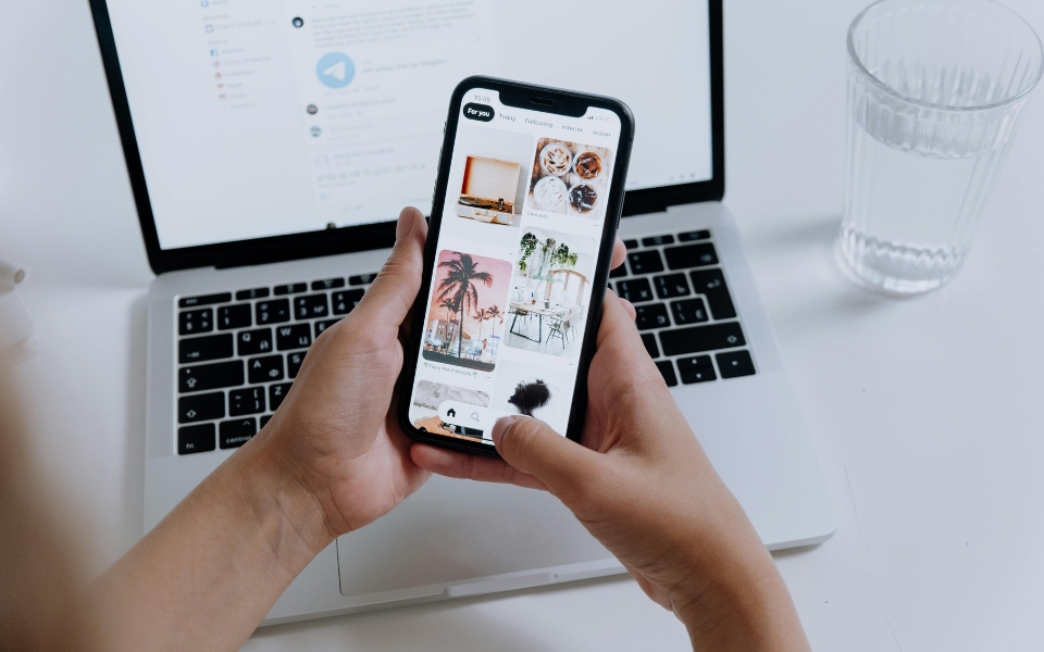 Measuring the ROI of Social Media Marketing: Key Metrics and Tools